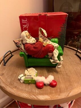 Possible Dreams Clothtique Santa “Working Late”